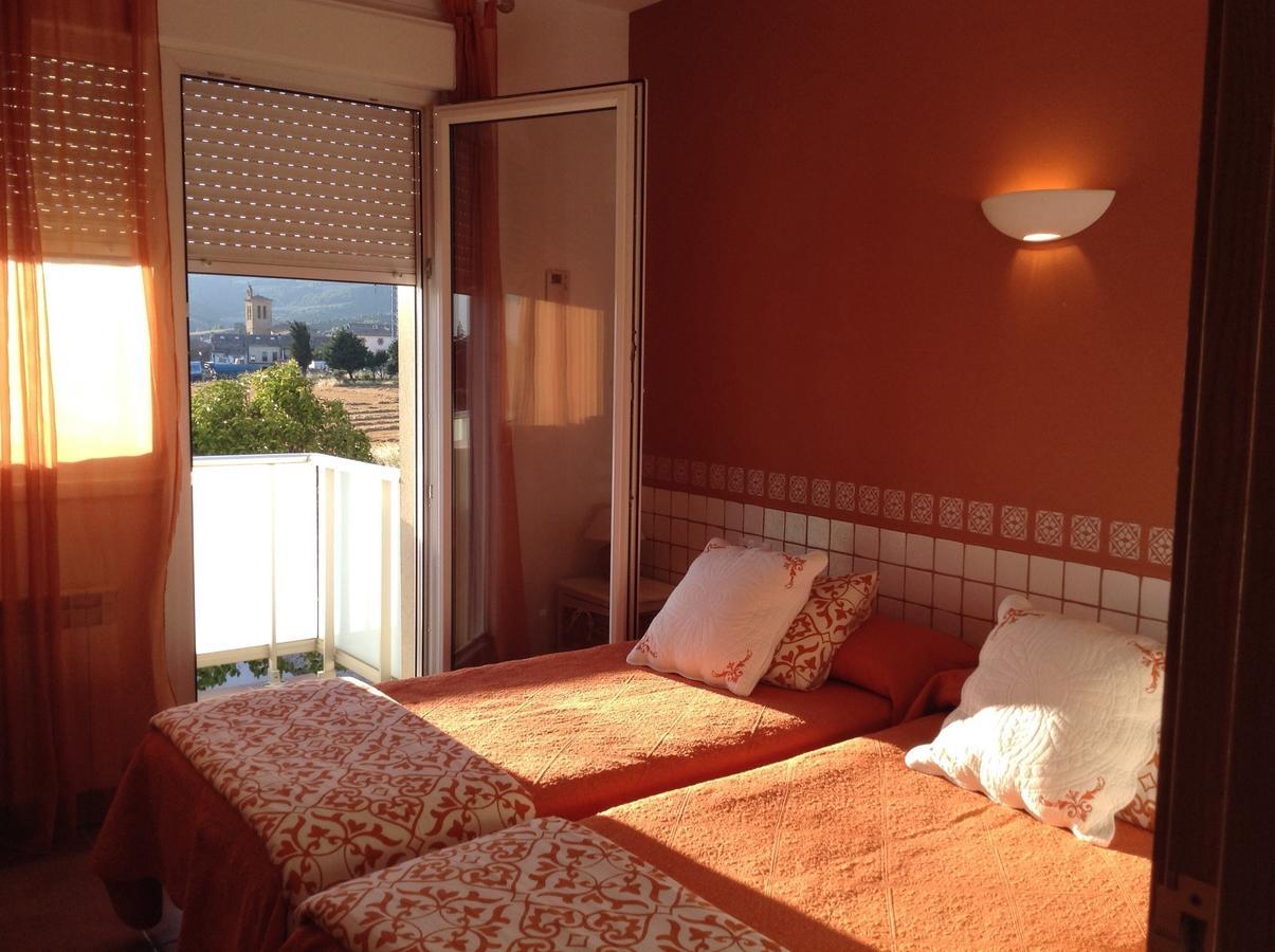 Hostal Camino Del Perdon Uterga Luaran gambar